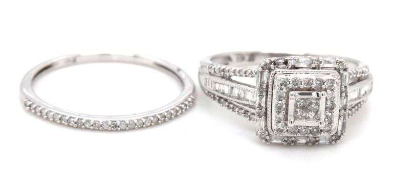 10kt White gold princess cut diamond engagement ring
