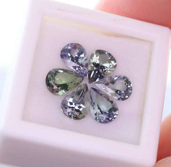 Premium all natural jewelers grade 4.14ct Tanzanite set!