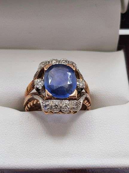 Elegant 18k Gold Sapphire Ring with Diamonds