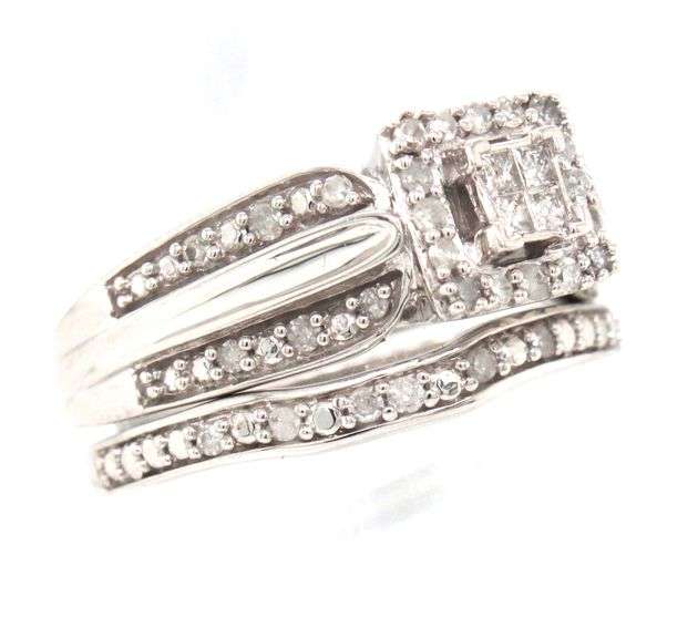10kt White gold princess cut diamond engagement ring