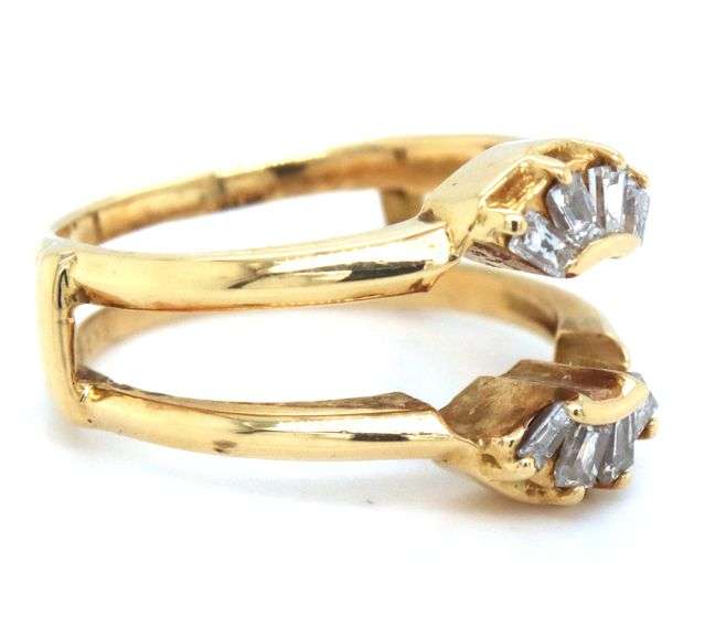 Nice 18K YG and Baguette Diamond Insert Ring