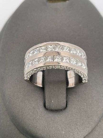CERTIFIED 18K WHITE GOLD DIAMOND RING / BAND