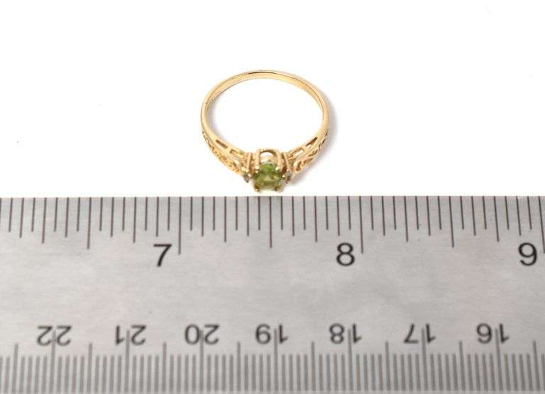 Cute 14K Yellow Gold Peridot Gemstone and Diamond Ring
