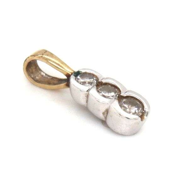 14kt Yellow gold diamond pendant