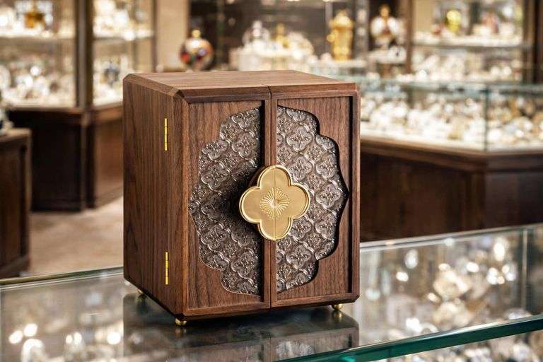 Black Walnut Wooden Jewelry Box