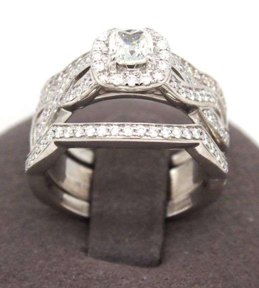 10kt White gold 0.50ct cushion cut and diamond halo wedding set