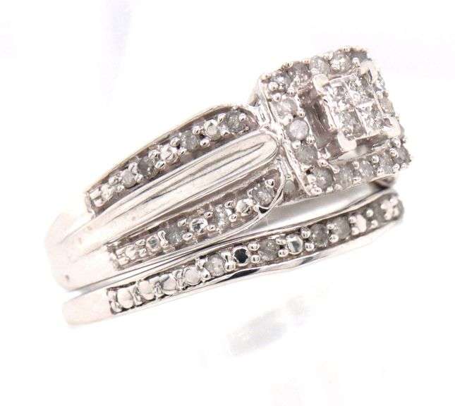 10kt White gold princess cut diamond engagement ring