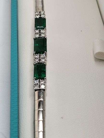 Unbelievable high quality  Certified 18k Gold Emerald Bracelet