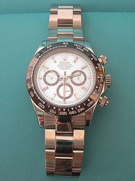 CONTENT OF SAFE DEPOSIT BOX: MEN'S WATCH