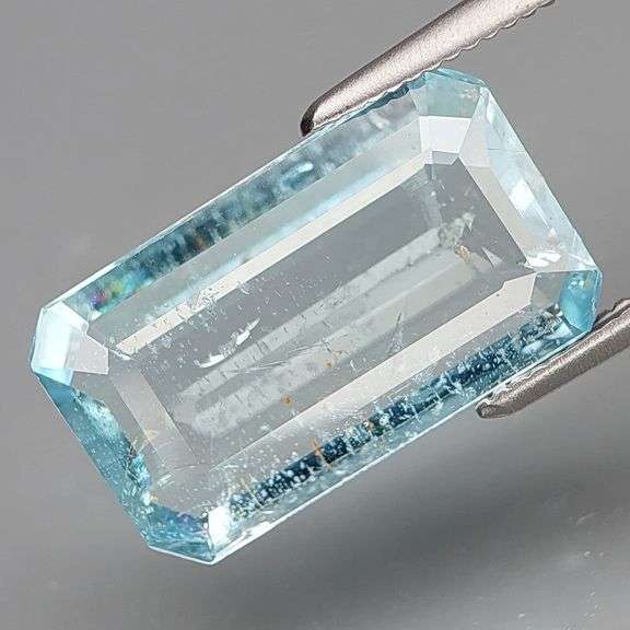 Absolutely GORGEOUS 4.74ct sky blue Aquamarine