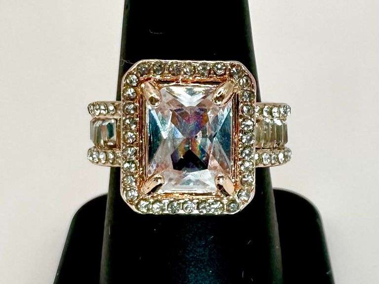Sparkling 5 Ct Radiant Cut Lab Simulated Light Pink Diamond Ring