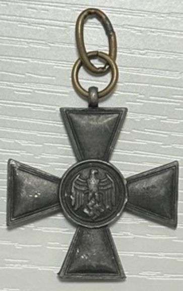 German Iron Cross Medal – WWII / WWI Style – Original Suspension Ring