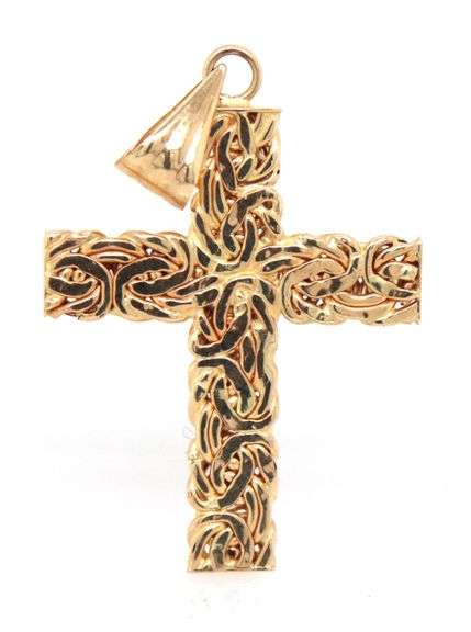 Stylish 14k Yellow Gold Cross Pendant