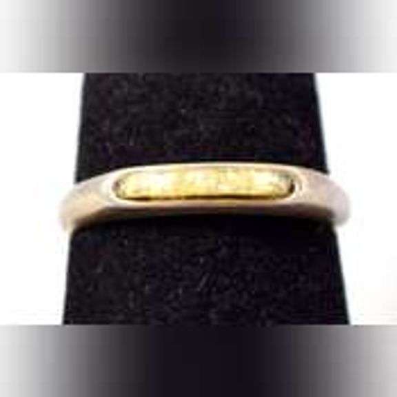 Mother of Pearl Gemstone Ring in Sterling Silver.