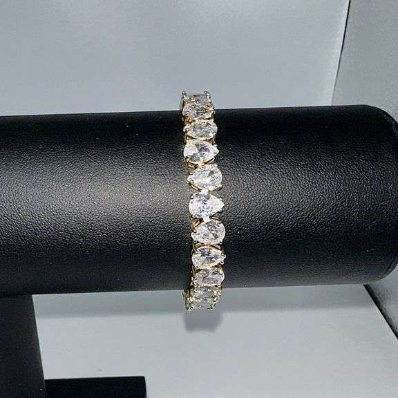 18 Kt Yellow Gold Plated 32.5 Ctw CZ Tennis Bracelet