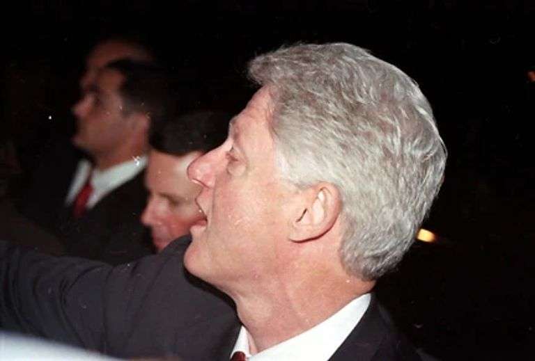 Bill and Hillary Clinton Signed Autographed 11x14 Photo