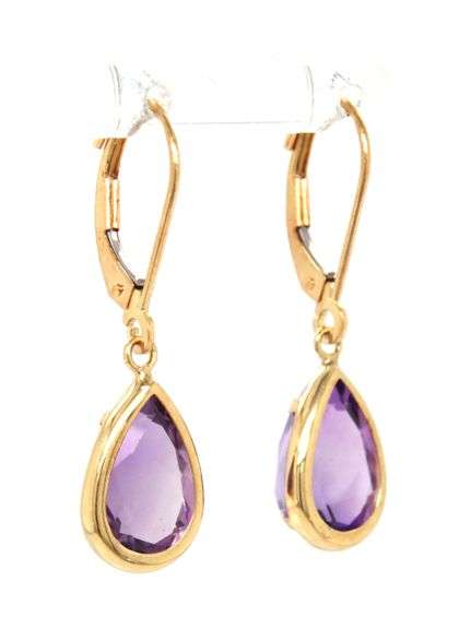 14KT Yellow gold pear shaped amethyst dangle earrings