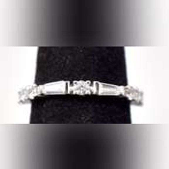 Cz Gemstone Ring in Sterling Silver.