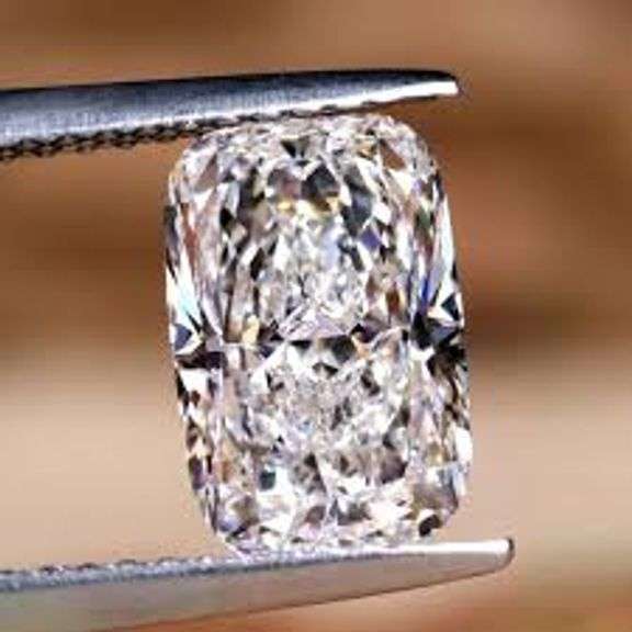 Remarkable CertifiedCushion Modified Brilliant Cut Lab Diamond - 5.09 Carats