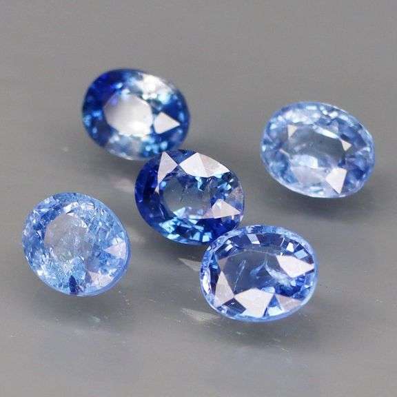 Wow! Cornflower blue! 2.56ct Sapphire set from Ceylon! Heated only!
