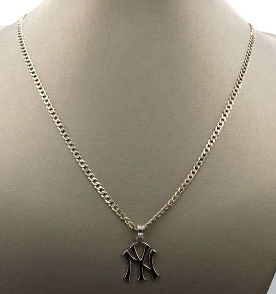 925 Sterling silver New York Yankess pendant on chain