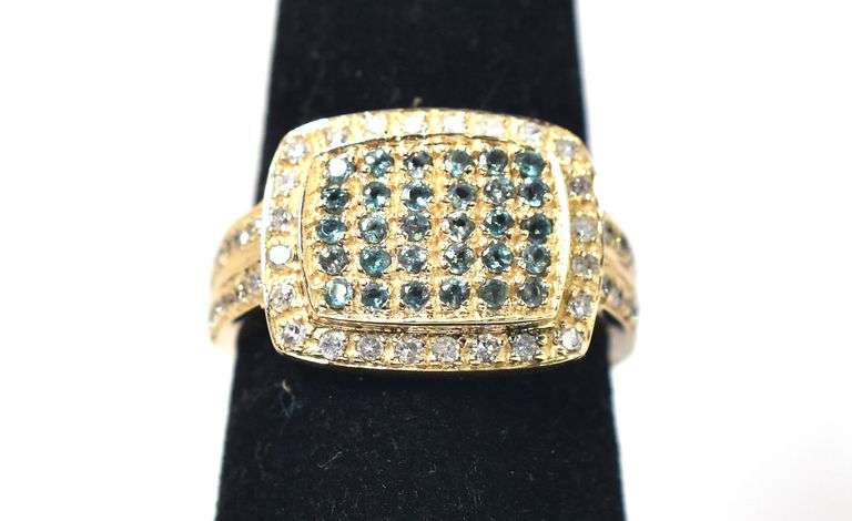 Stunning 14K Yellow Gold Alexandrite and Diamond Ring