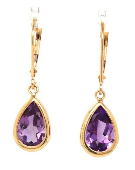 14KT Yellow gold pear shaped amethyst dangle earrings
