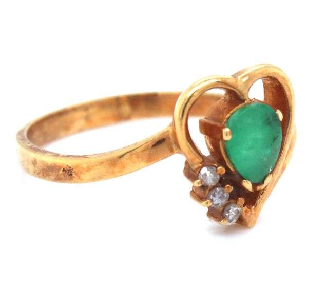 Sweet 14K Rose Gold Pear Shaped Emerald Ring