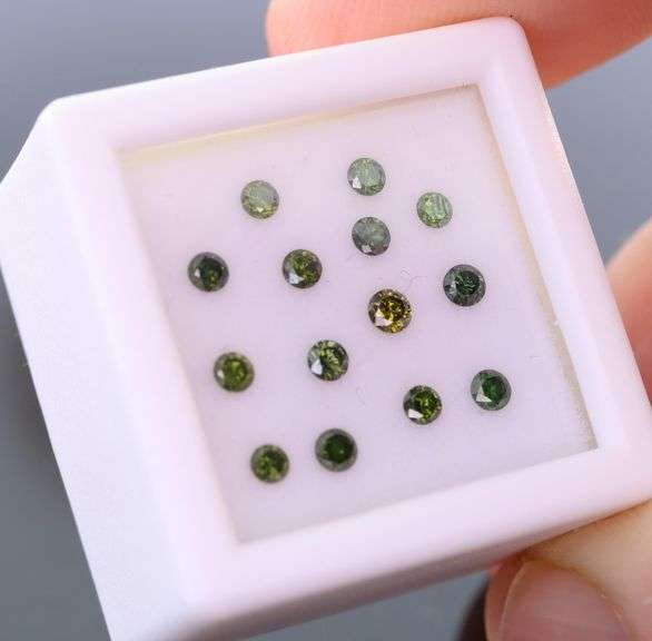 High fire! .55ct set of round brilliant cut Diamonds