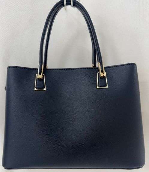 Elegant and Versatile Bag by David Jones-Paris