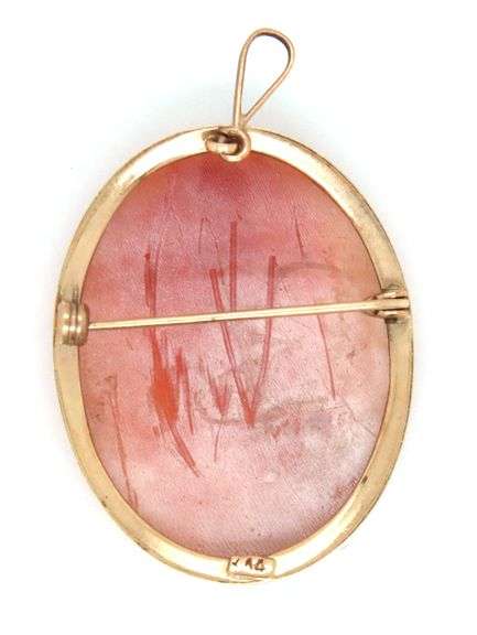 Traditional 14K YG Shell Cameo Brooch