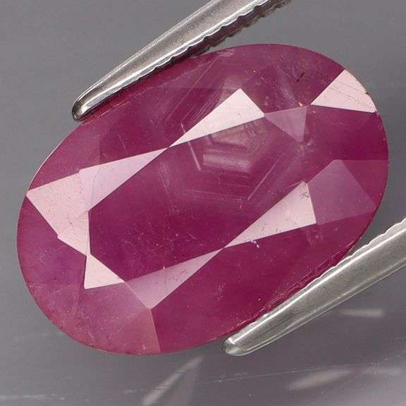 Spectacular pendant cut 3.35ct violet red Winza Ruby!