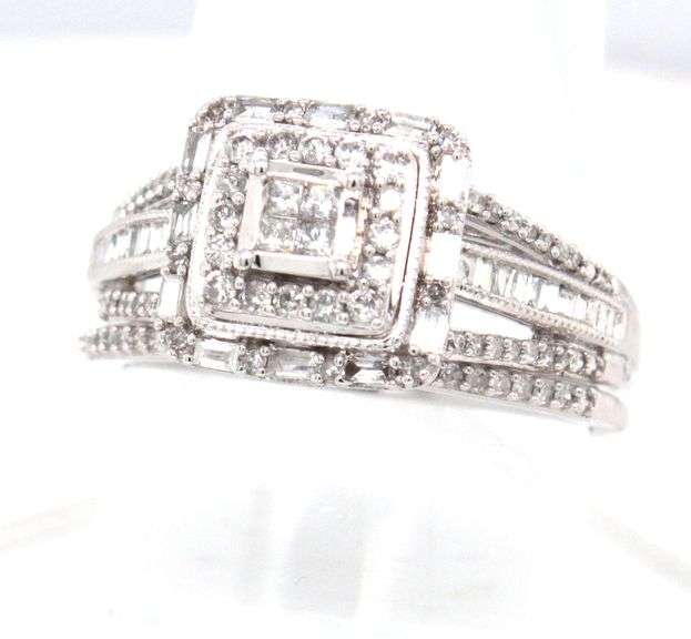 10kt White gold princess cut diamond engagement ring