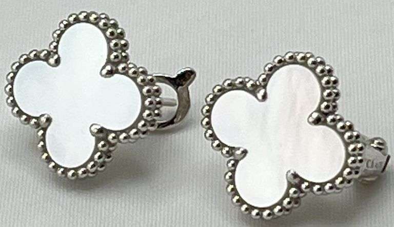 18KT White Gold White Mother Of Pearl Clover Earrings