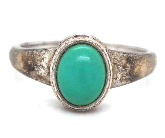 Vintage 925 sterling Silver Center Turquoise With Ruby Around Ring