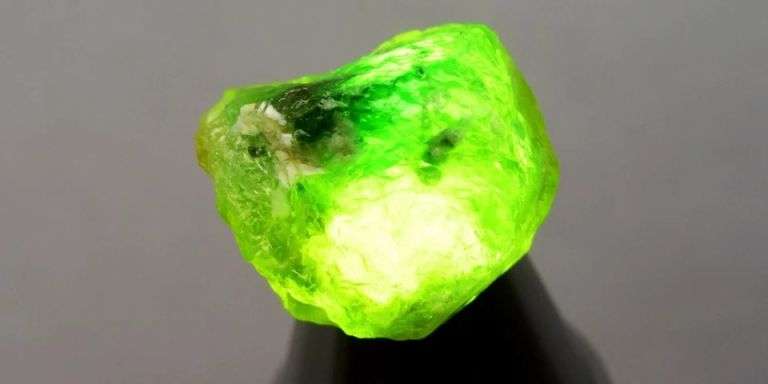 Rare 34.26ct uncut untreated green Grossular Garnet!