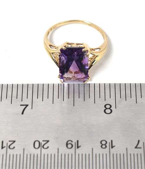 Beautiful 14K Yellow Gold Amethyst Gemstone Ring