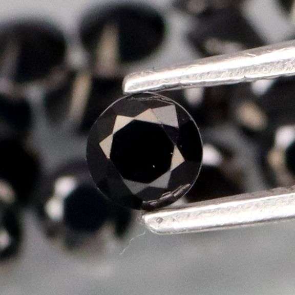 Diamond black! 3.40ct set of 3mm untreated Spinels!