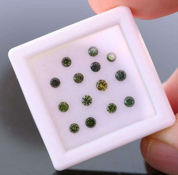 High fire! .55ct set of round brilliant cut Diamonds