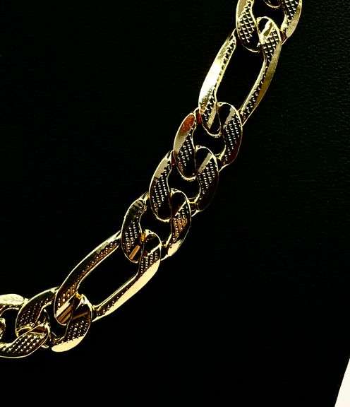 Stunning Large 96.6 Grams 14 Kt Gold Plate Figaro Italian Link Chain Necklace