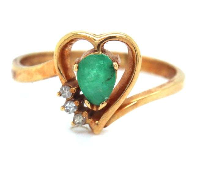 Sweet 14K Rose Gold Pear Shaped Emerald Ring