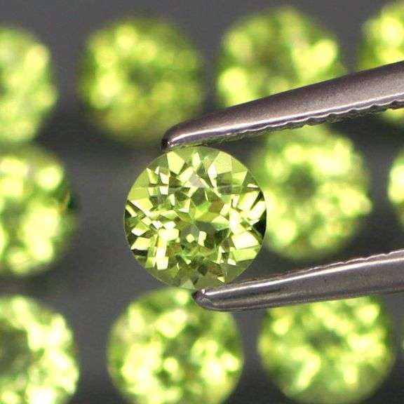 Round cut! Untreated! Matched! 5.98ct Peridot set!