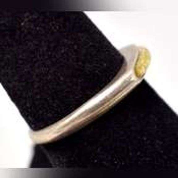Mother of Pearl Gemstone Ring in Sterling Silver.