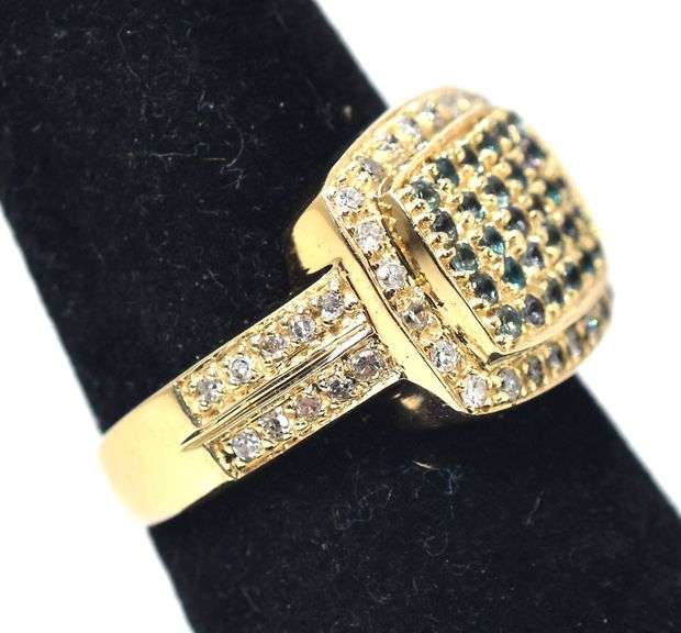 Stunning 14K Yellow Gold Alexandrite and Diamond Ring