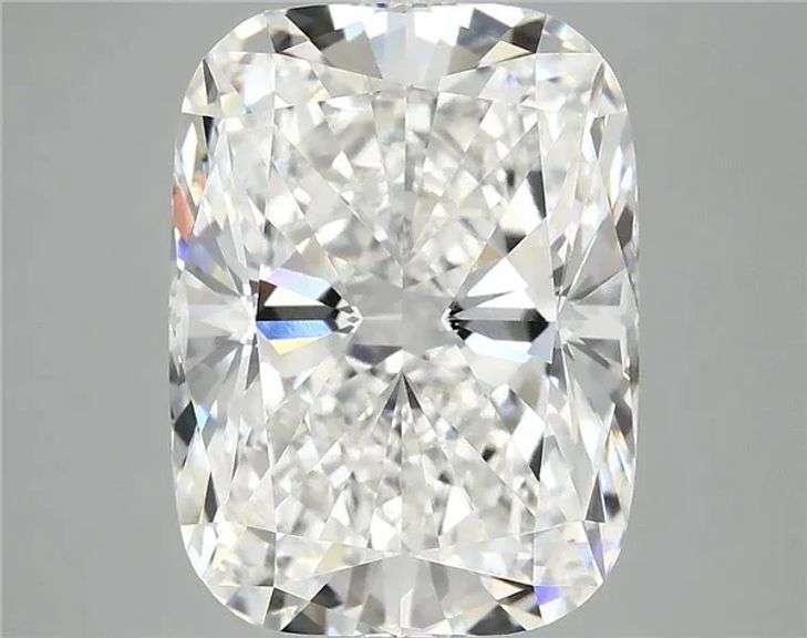 Very Fine Certified Cushion Modified Brilliant Cut Lab Diamond - 5.06 Carats