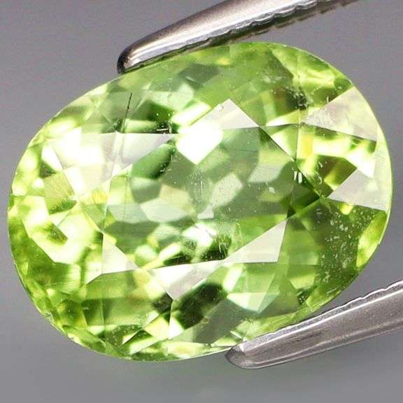 Glittering! 3.02ct bright green untreated Peridot!
