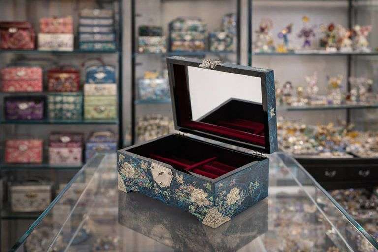Handmade Mother of Pearl Jewelry Box with Mirrored Lid