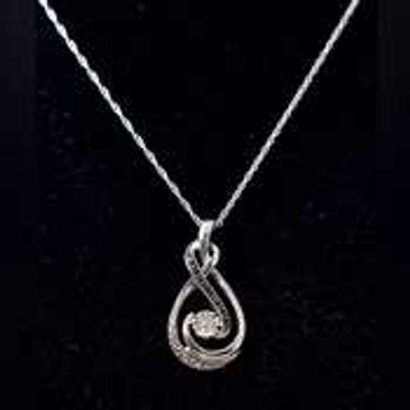 Diamond Pendant Necklace in Sterling Silver.