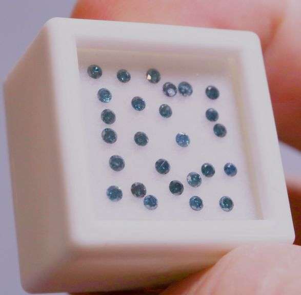 High fire! .63ct set of round brilliant cut Diamonds