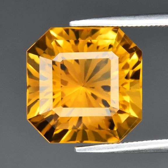 Superbly cut VVS grade top golden 7.83ct Brazilian Citrine!